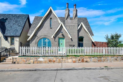 Tiny photo for 549 N Johnson Street, McKinney, TX 75069 (MLS # 21396057)