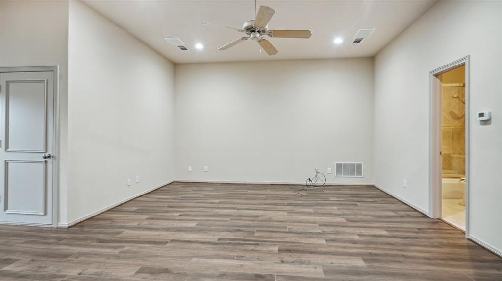 Village Of Ballantrae Sec One - Residential Lease