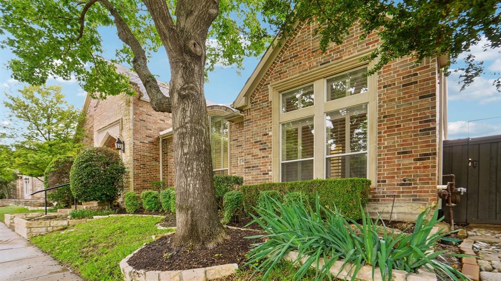 Village Of Ballantrae Sec One - Residential Lease