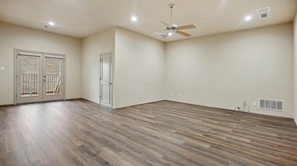 Village Of Ballantrae Sec One - Residential Lease