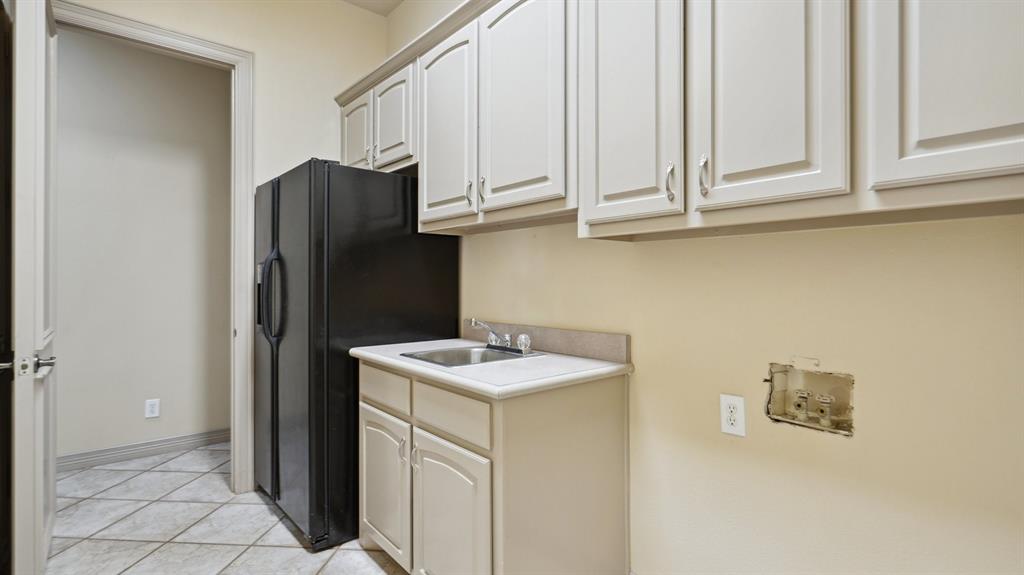 Village Of Ballantrae Sec One - Residential Lease