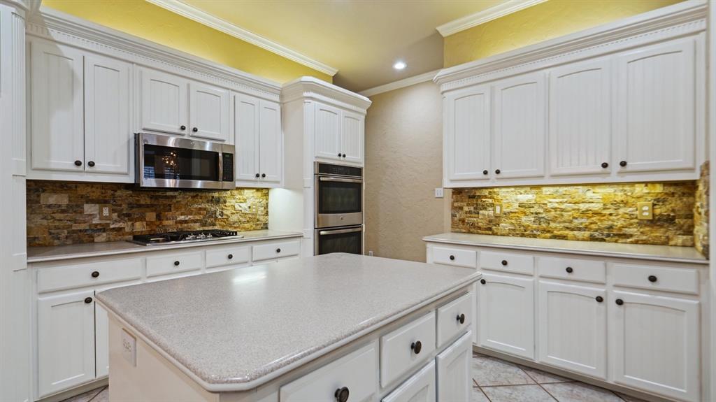 Village Of Ballantrae Sec One - Residential Lease