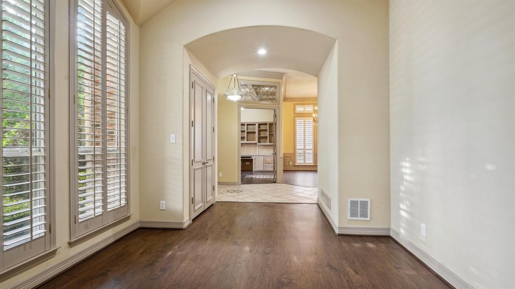 Village Of Ballantrae Sec One - Residential Lease