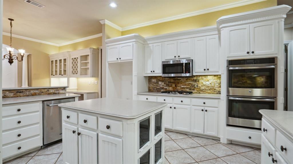 Village Of Ballantrae Sec One - Residential Lease