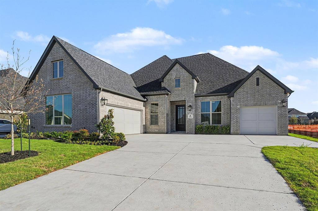 814 Forest Creek Drive