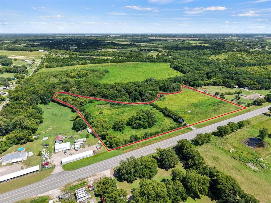 9.46 Acres with road frontage in Sherman, TX!
Located between Sherman and Luella, this versatile tract offers a prime opportunity in a rapidly growing area. Most of the acreage has been cleared, while the back of the property features a beautiful creek lined with mature trees-perfect for adding character and privacy. With Texas Instruments being built just minutes away, short distance to Sherman High School, easy access to Hwy 11, Hwy 82, Interstate Hwy 75, Hwy 69, this land is ideal for homebuilders, investors, or those looking to establish a business. Major highway expansion projects on US Highway 75 will also be underway, with Sherman continuing to expand its commercial offerings.
Sherman is expanding quickly-don't miss your chance to secure this property for your next project or adventure!