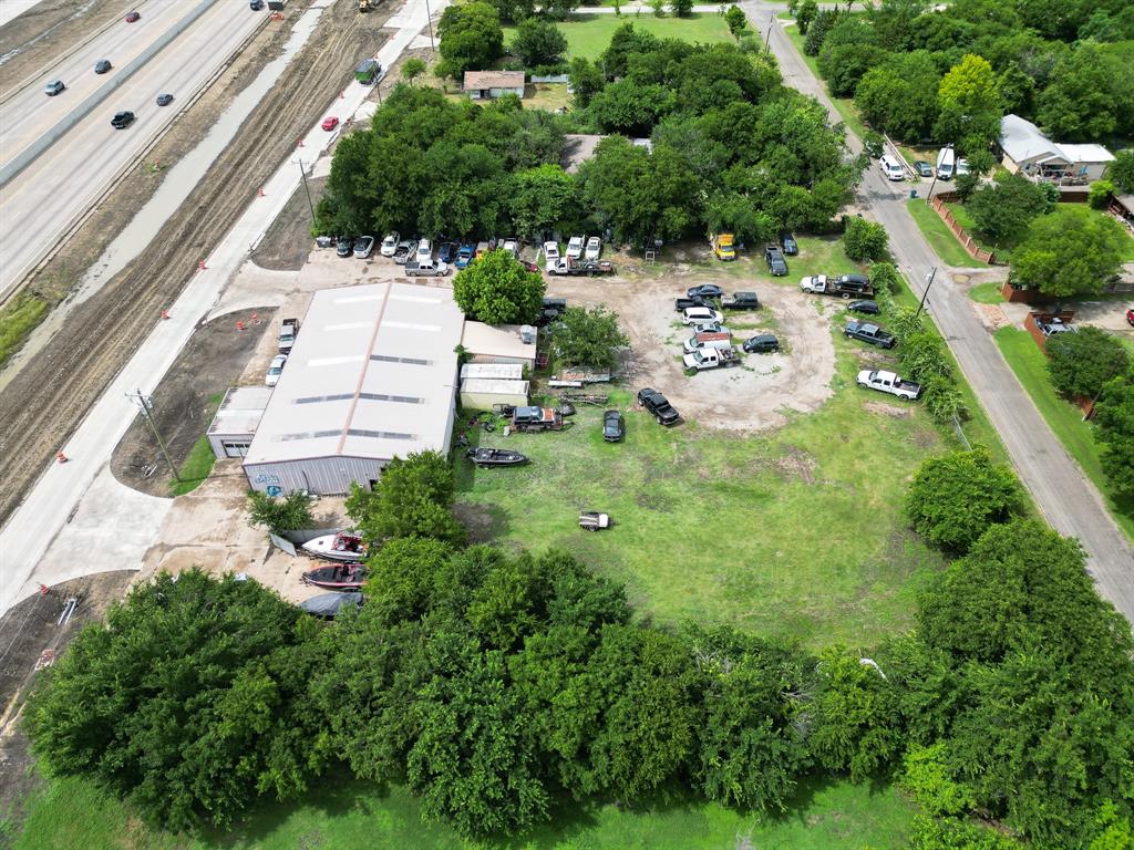 630 N I-35 Frontage Road
