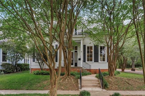 Photo of 857 Robinson Place, Shreveport, LA 71104 (MLS # 21246630)