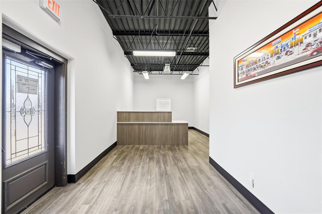 Moore-Thornton & Co - Commercial Sale