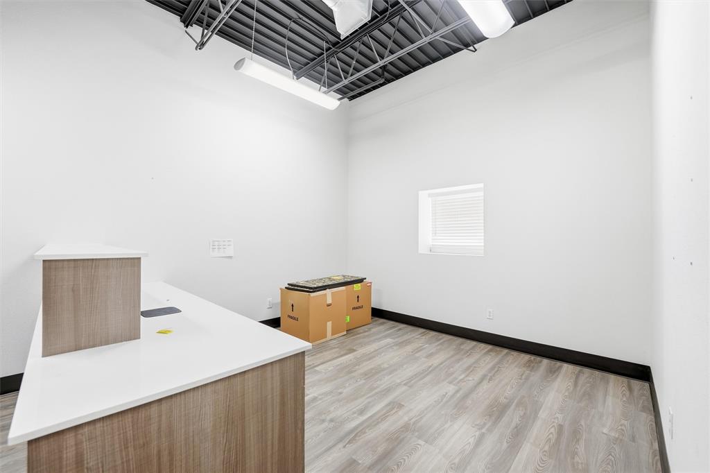 Moore-Thornton & Co - Commercial Sale