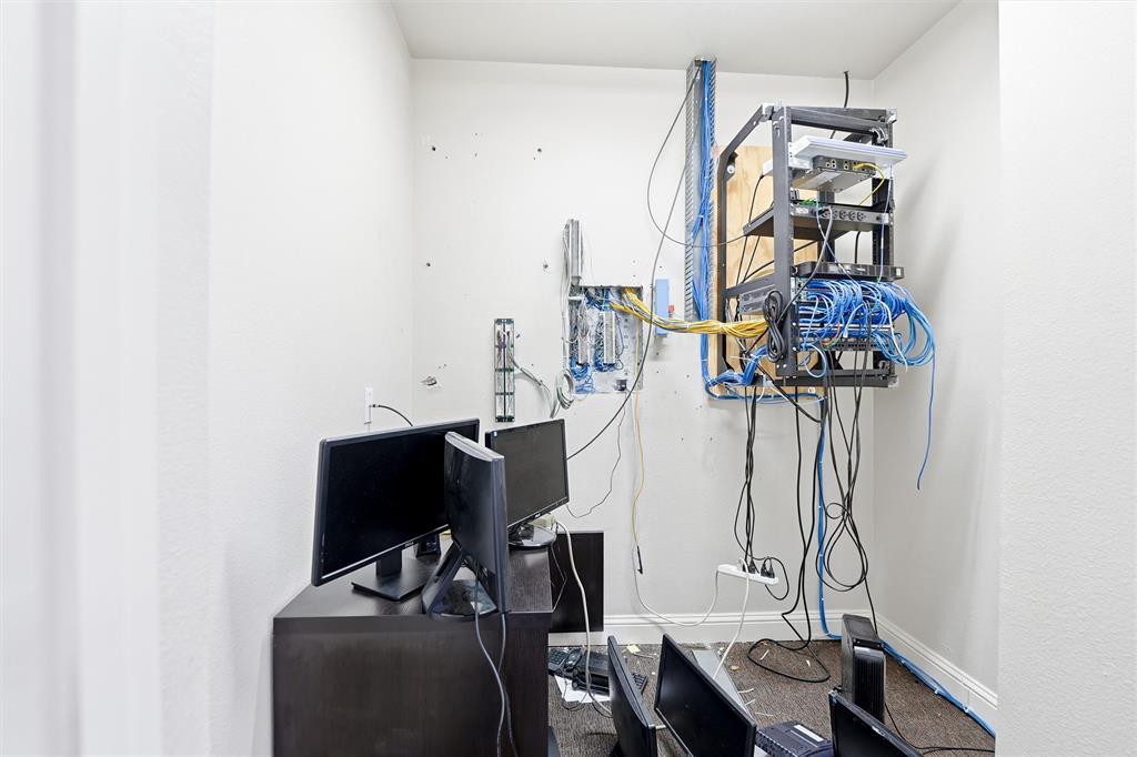 Moore-Thornton & Co - Commercial Sale