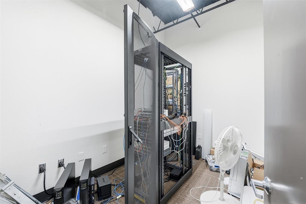 Moore-Thornton & Co - Commercial Sale