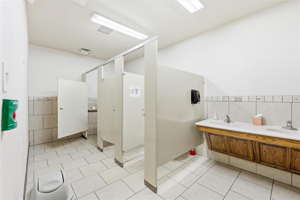 Moore-Thornton & Co - Commercial Sale