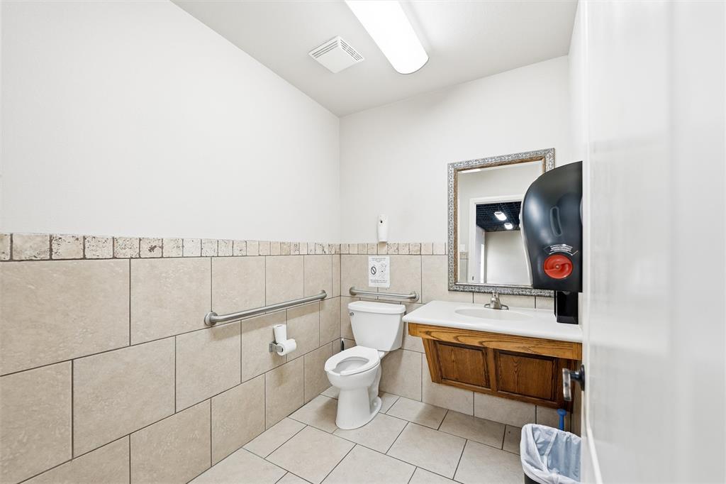 Moore-Thornton & Co - Commercial Sale