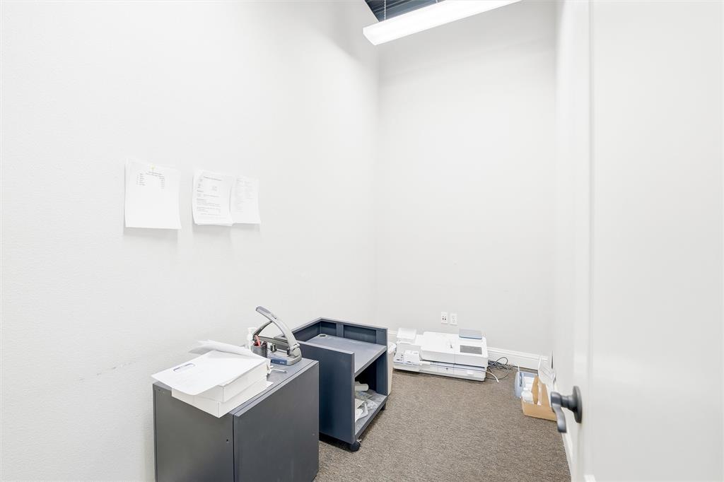 Moore-Thornton & Co - Commercial Sale