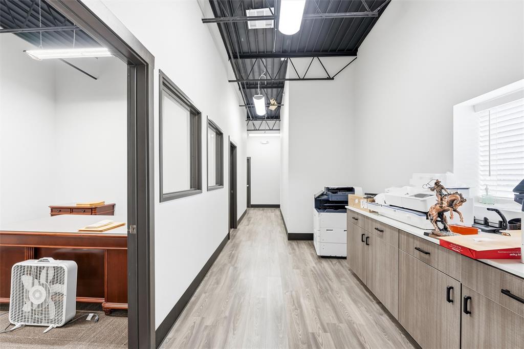 Moore-Thornton & Co - Commercial Sale