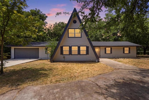 Photo of 103 #A Calhoun Bend, Azle, TX 76020 (MLS # 21366886)