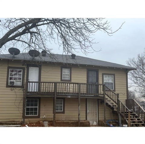 Photo of 611 S Judkins Street, Fort Worth, TX 76111 (MLS # 21393202)