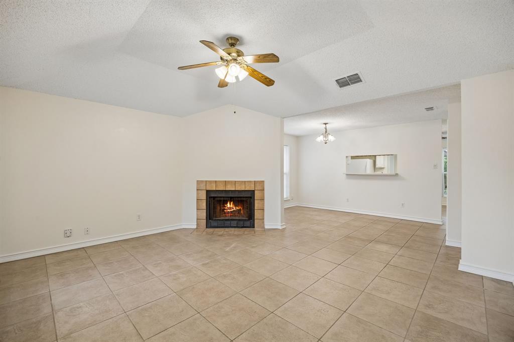 118 E Denton Drive