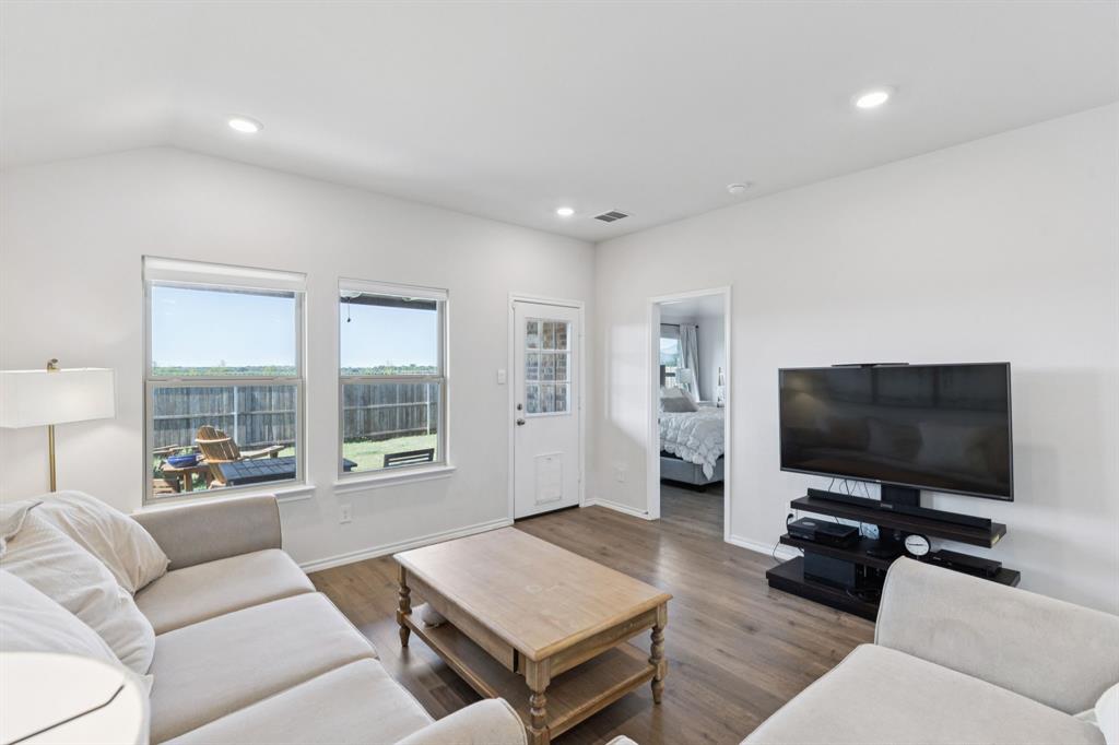 1515 Dilley Lane