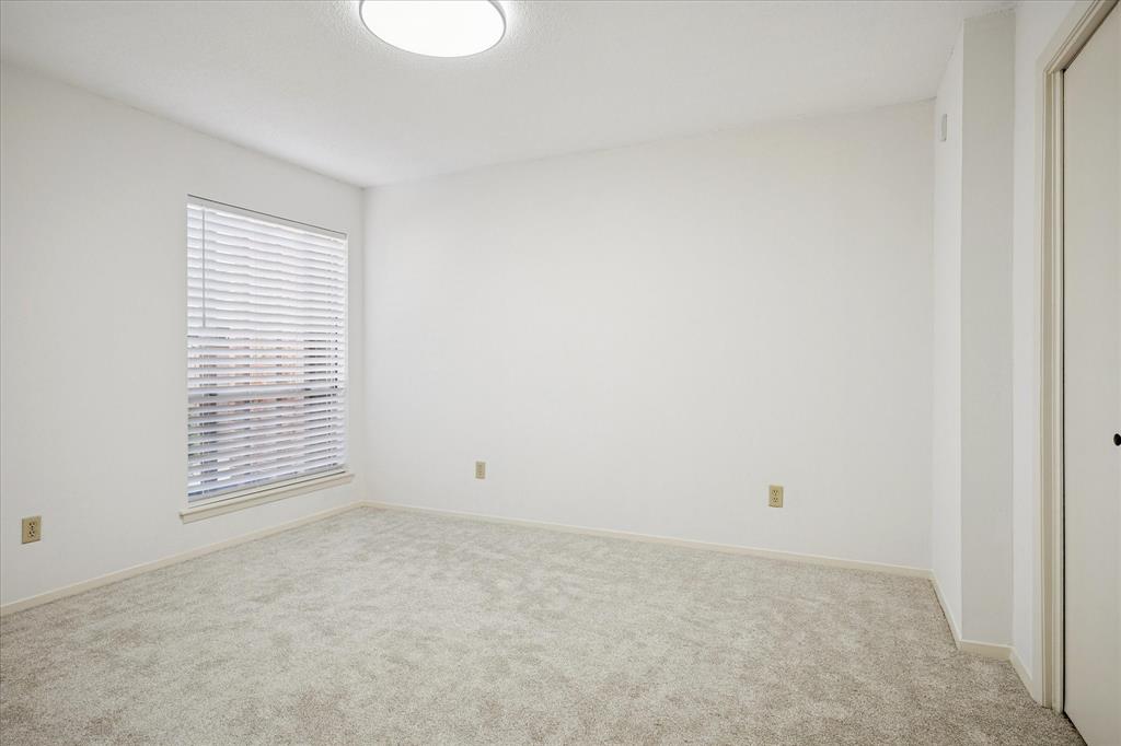 Arrangement Condo - Residential