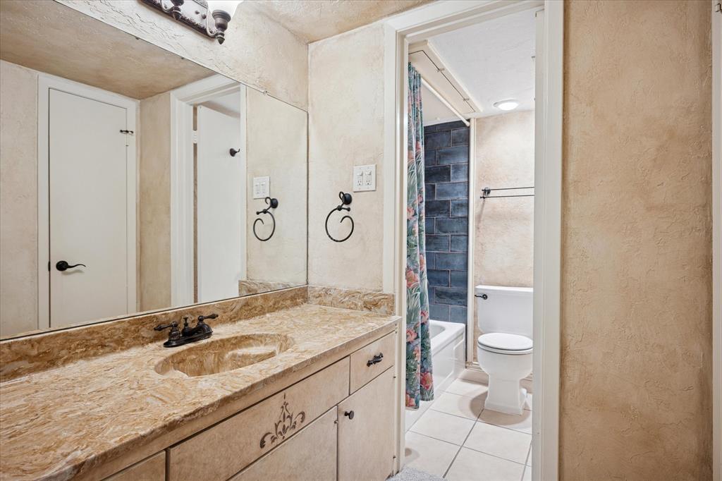 Arrangement Condo - Residential