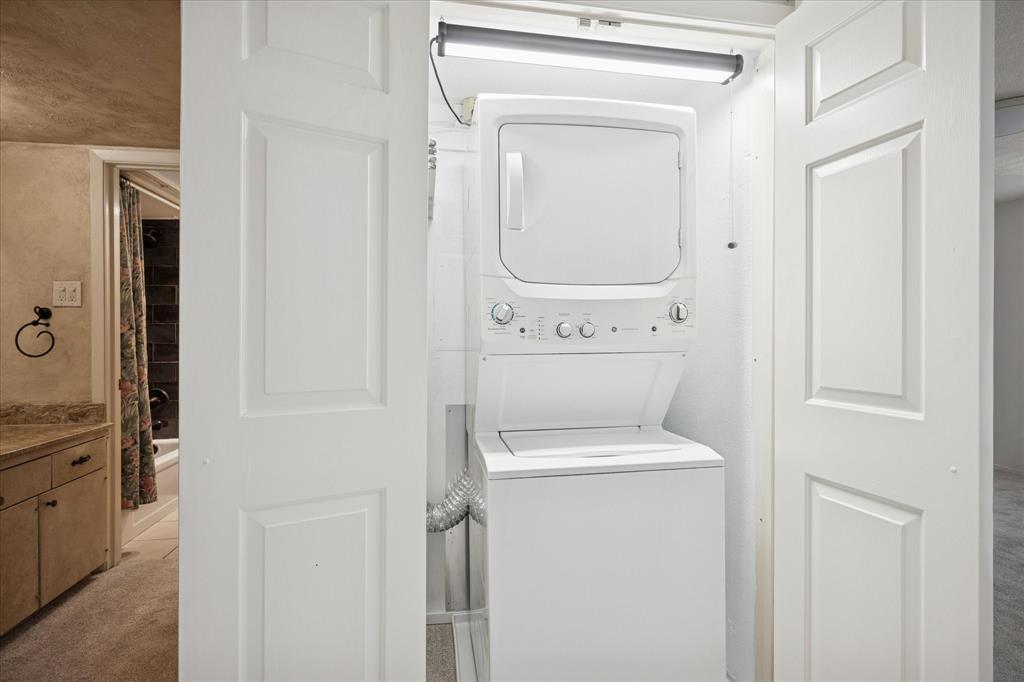 Arrangement Condo - Residential