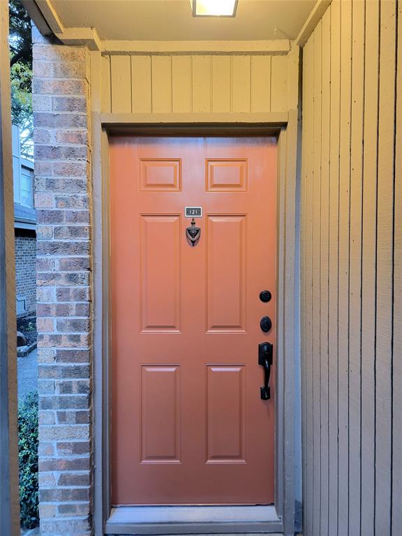 Arrangement Condo - Residential