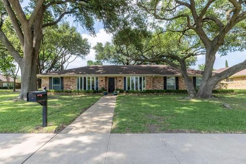 3811 Regent Drive Dallas TX 75229