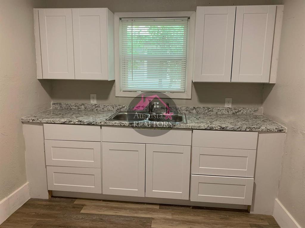 College Heights - Residential Lease