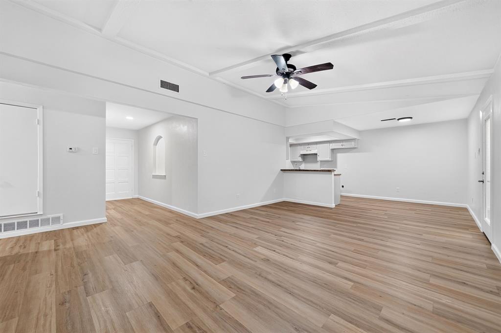 2127 Versailles Drive