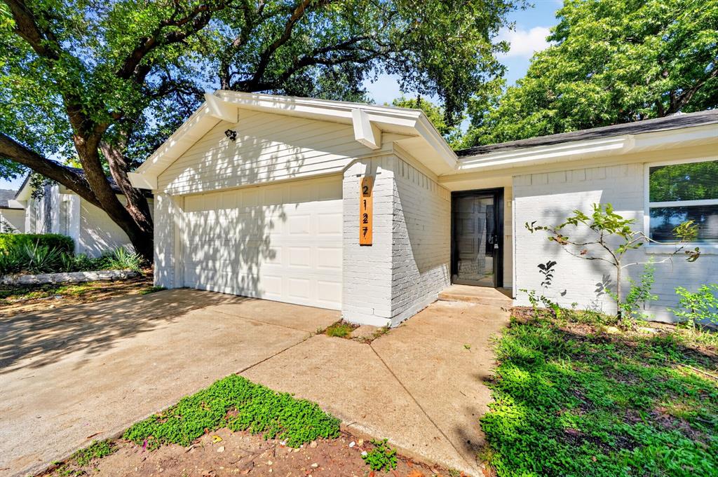 2127 Versailles Drive