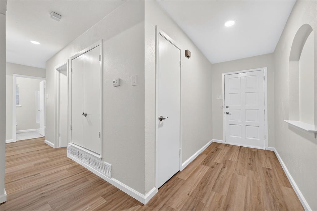 2127 Versailles Drive