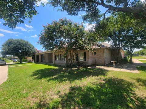 A home in Crowley