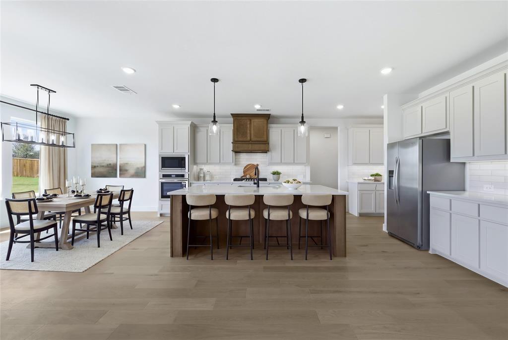 826 Feathergrass Court W