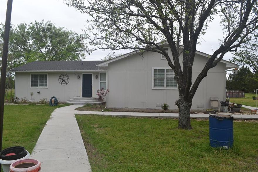 Charming 3 bedrooms, 2 bathrooms home situated on 2.02 acres of land-perfect for enjoying privacy, nature, and tranquility. This property features afunctional layout, ample outdoor space, and endless potential for customization or expansion. Ideal for those seeking a peaceful, country-style setting while still being within convenient reach of nearby amenities. Great opportunity for first homeowners.
Schedule your showing today!