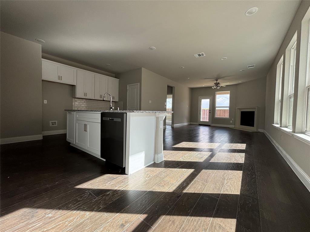 2827 Woodland Court