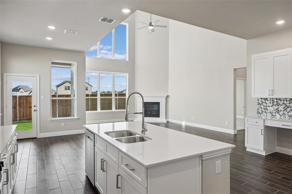 516 Amalfi Way