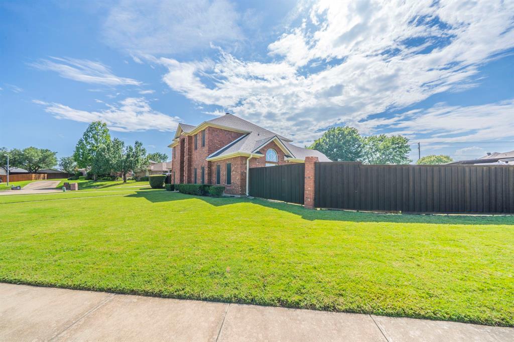 306 Foxwood Court
