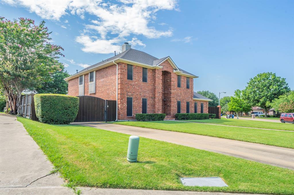 306 Foxwood Court