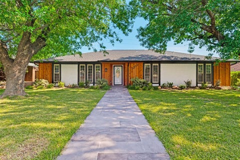 Photo of 2302 Greenhill Drive, Carrollton, TX 75006 (MLS # 21314733)