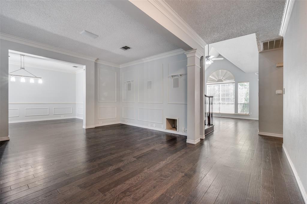 2704 Crestwood Lane