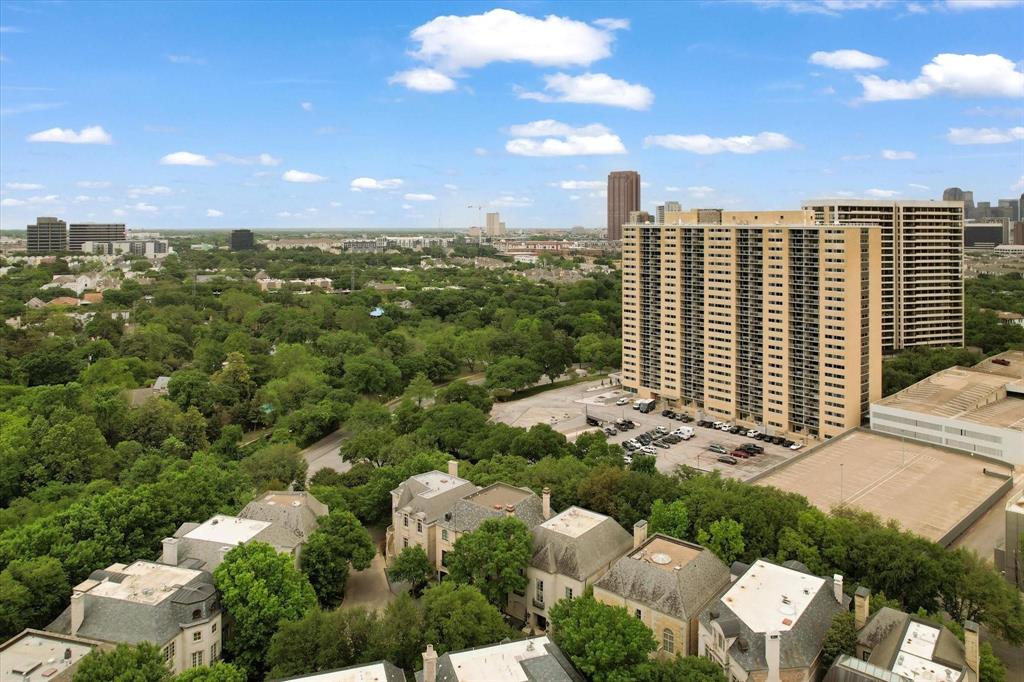 Twenty-One Turtle Crk Bldg A - Residential Lease