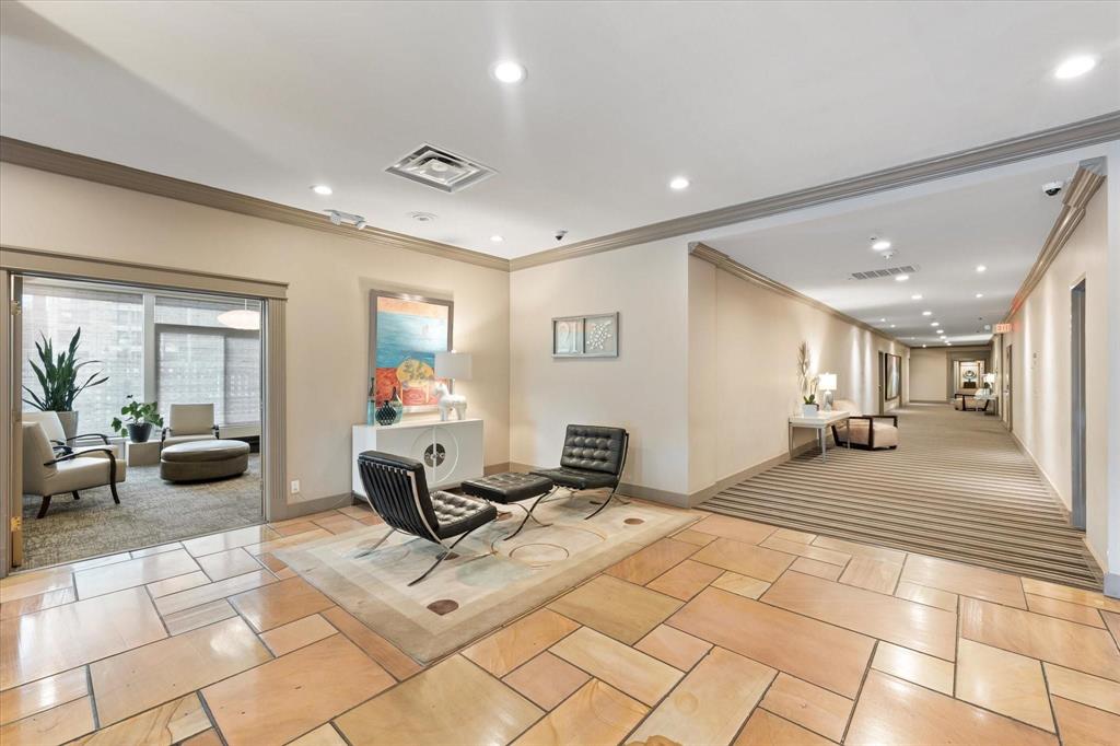 Twenty-One Turtle Crk Bldg A - Residential Lease