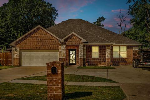 834 Short Street Grand Prairie TX 75051