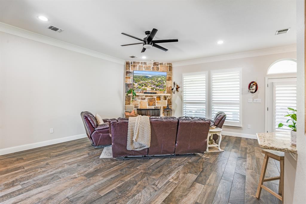 Decordova Bend Estate - Residential