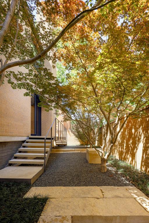 Shenandoah Place Condo - Residential