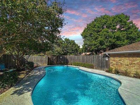 Photo of 2409 Glen Morris Road, Carrollton, TX 75007 (MLS # 21093541)