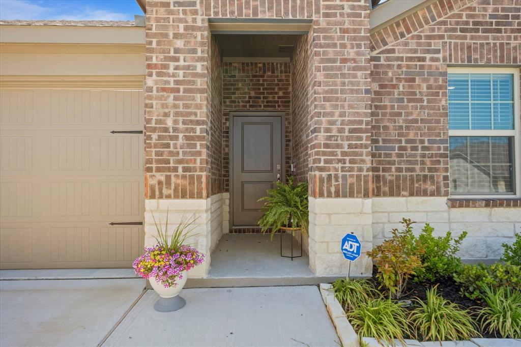 7313 Mayplace Drive