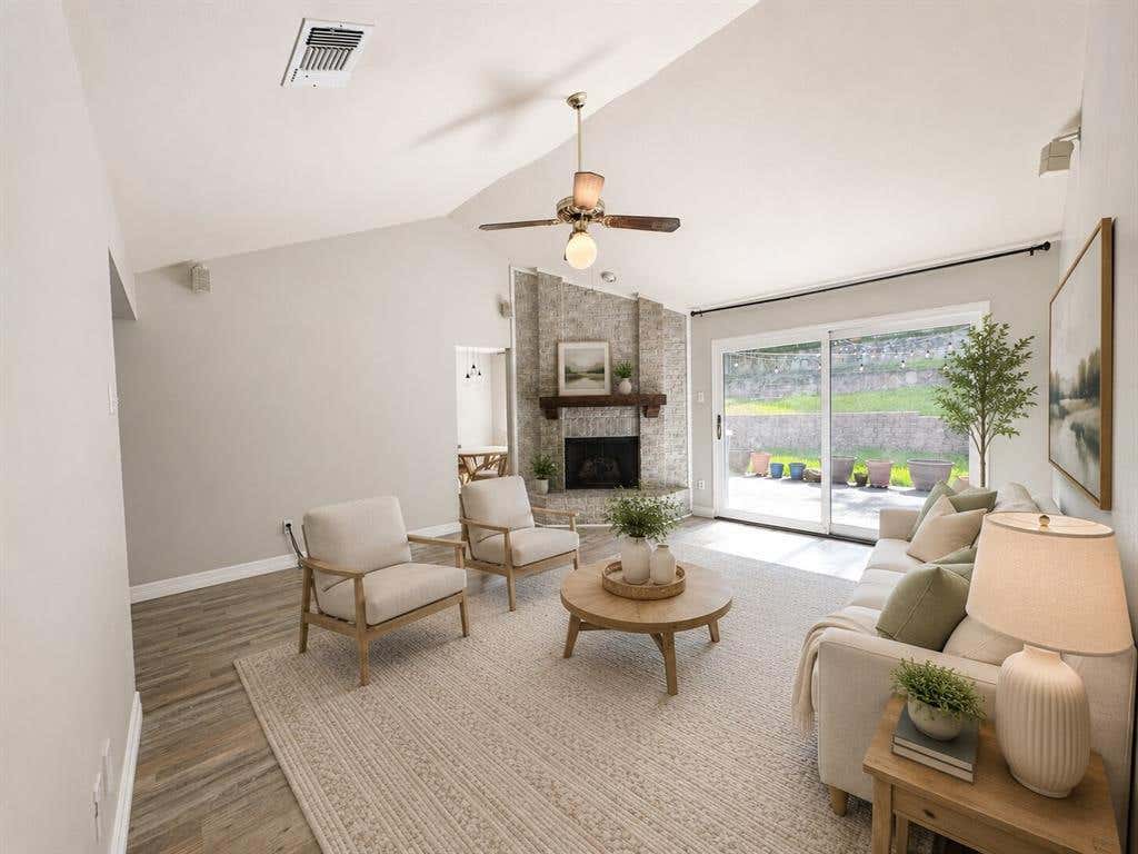 Photo of 601 Ascot Drive, Euless, TX 76040 (MLS # 21320771)